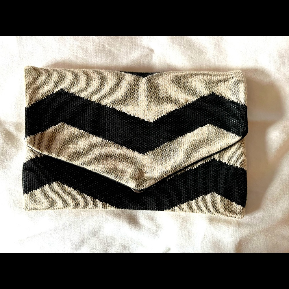 Black & white woven envelop clutch purse